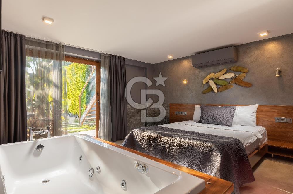 Alaçatı’da Mülkü İle Satılık Otel