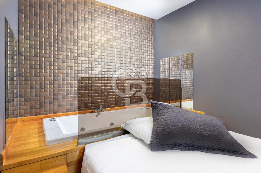 Alaçatı’da Mülkü İle Satılık Otel