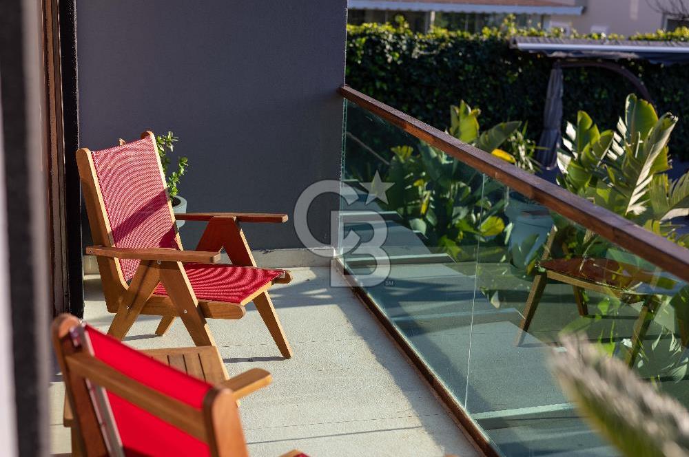 Alaçatı’da Mülkü İle Satılık Otel