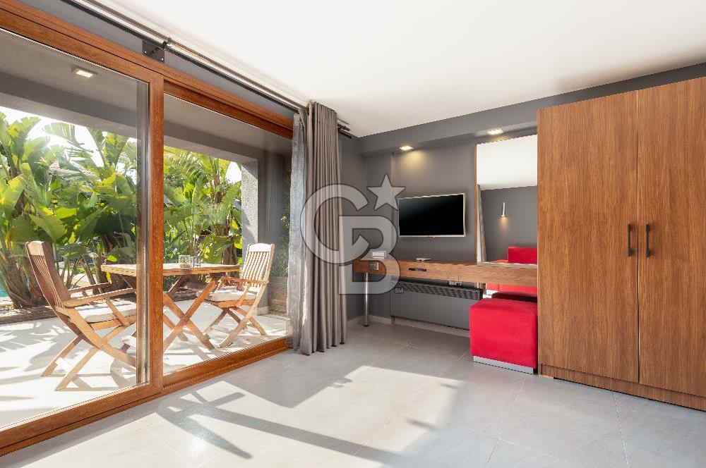 Alaçatı’da Mülkü İle Satılık Otel