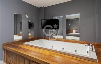 Alaçatı’da Mülkü İle Satılık Otel