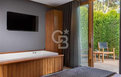 Alaçatı’da Mülkü İle Satılık Otel