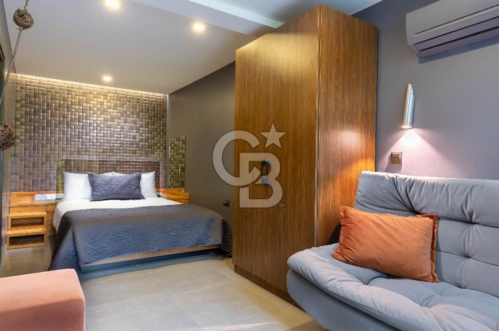 Alaçatı’da Mülkü İle Satılık Otel