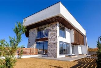 HAKİMLER KÖYÜNDE MODERN TASARIMLI 5+1 TRİPLEKS VİLLA