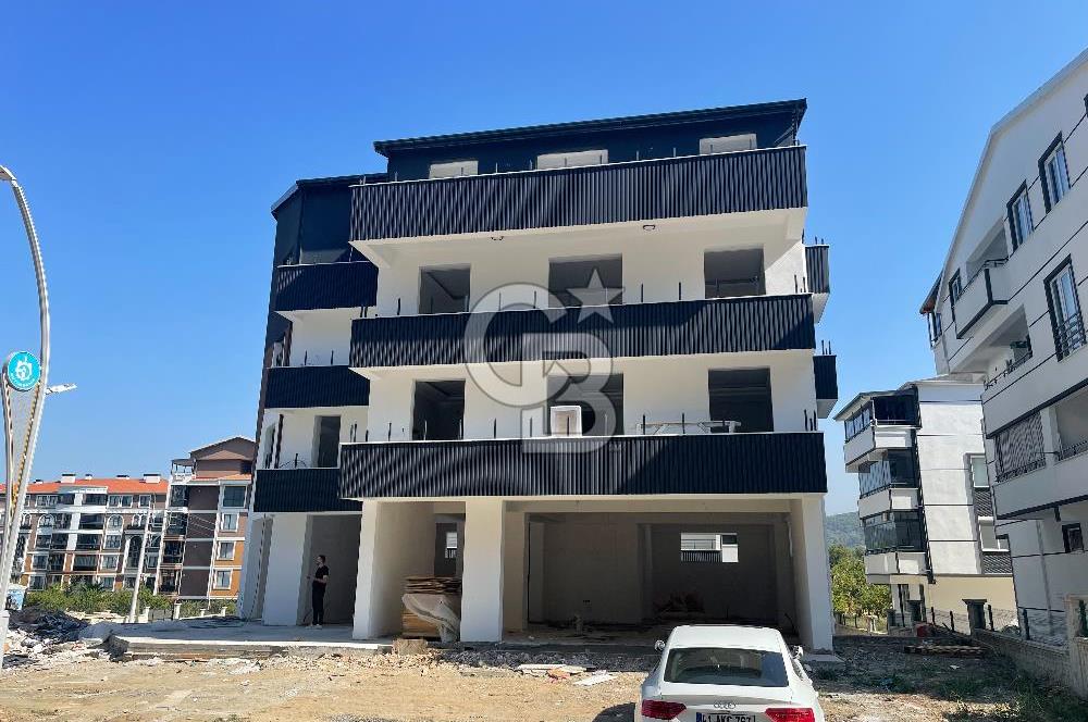 GÖLCÜK İHSANİYEDE DOĞA İÇİNDE MERKEZİ KONUMDA 3+1 SIFIR DAİRELER
