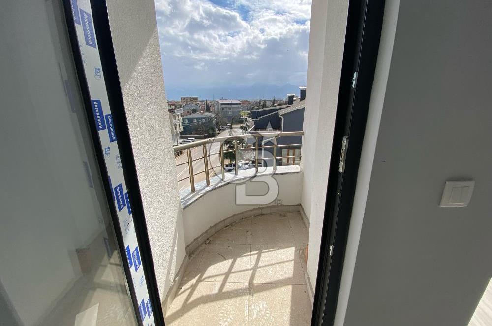 KOCAELİ KARTEPE'DE CADDE ÜZERİ SIFIR 2+1 DUBLEKS SATILIK DAİRE