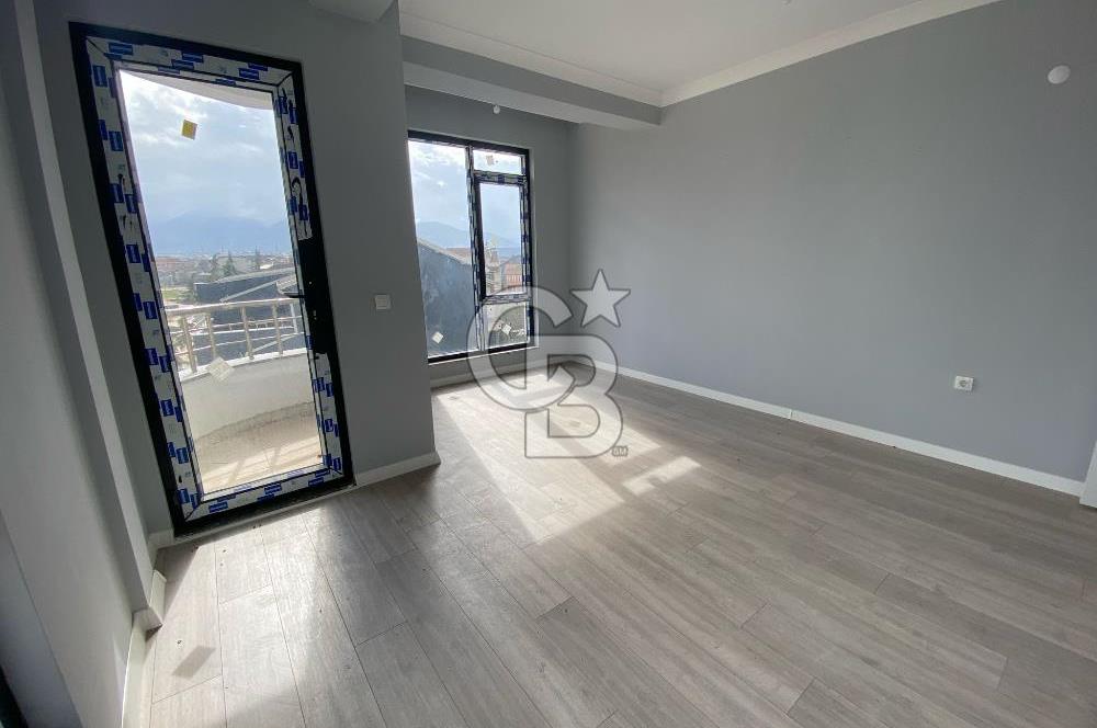 KOCAELİ KARTEPE'DE CADDE ÜZERİ SIFIR 2+1 DUBLEKS SATILIK DAİRE
