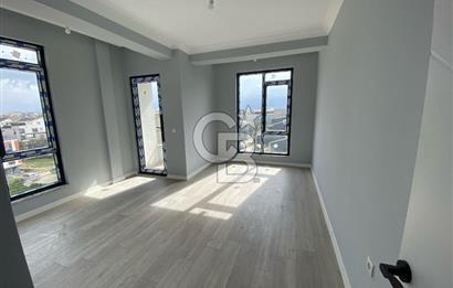 KOCAELİ KARTEPE'DE CADDE ÜZERİ SIFIR 2+1 DUBLEKS SATILIK DAİRE