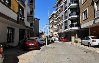 SANCAKTE'DE ANA CADDEYE 3.BİNADA DEPO'LU 130 M2 DÜKKAN
