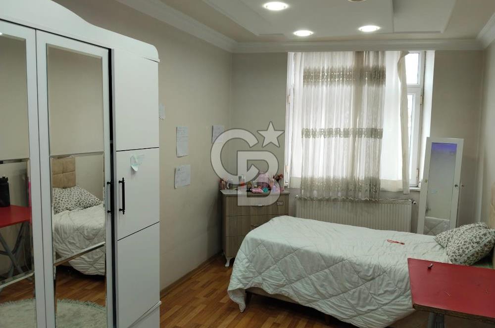 Arnavutköy Merkezin Göbeğinde Geniş ve Ferah 3+1 Satılık Daire