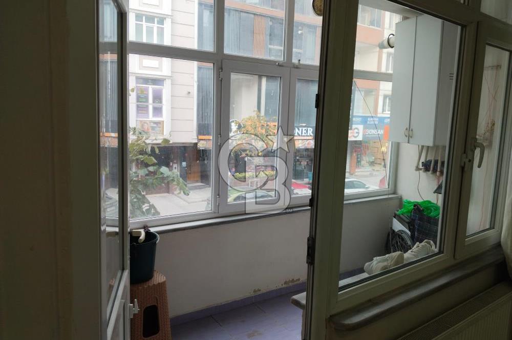 Arnavutköy Merkezin Göbeğinde Geniş ve Ferah 3+1 Satılık Daire