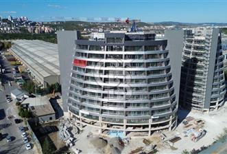 İZMİT D100 KARAYOLU ÜZERİ PLAZA'DA SATILIK 100M2 ÖN CEPHE OFİS