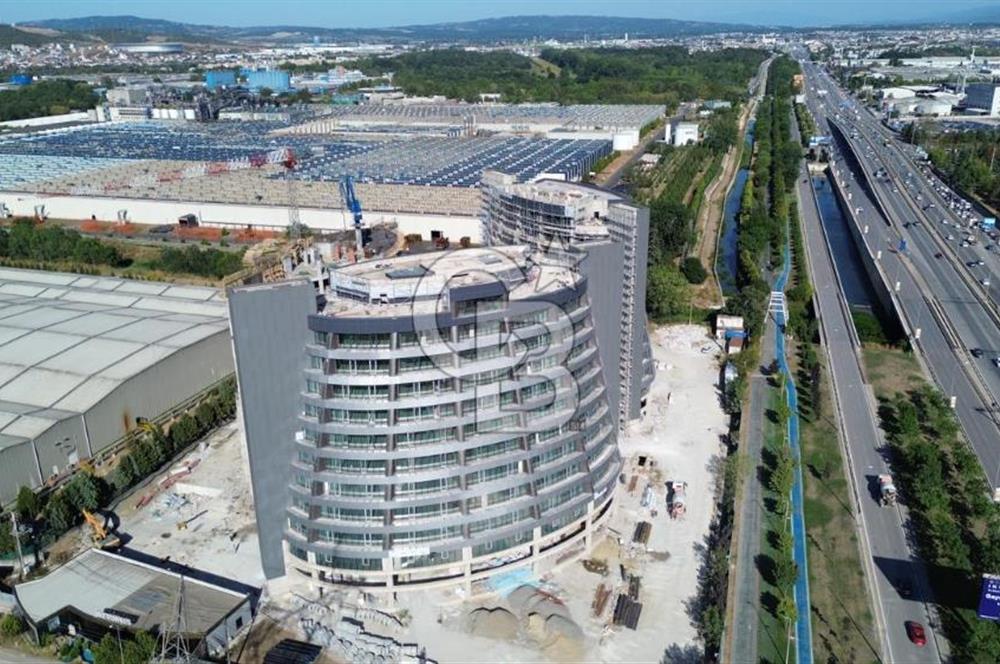 İZMİT D100 KARAYOLU ÜZERİ PLAZA'DA SATILIK 100M2 ÖN CEPHE OFİS