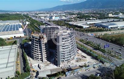 İZMİT D100 KARAYOLU ÜZERİ PLAZA'DA SATILIK 100M2 ÖN CEPHE OFİS