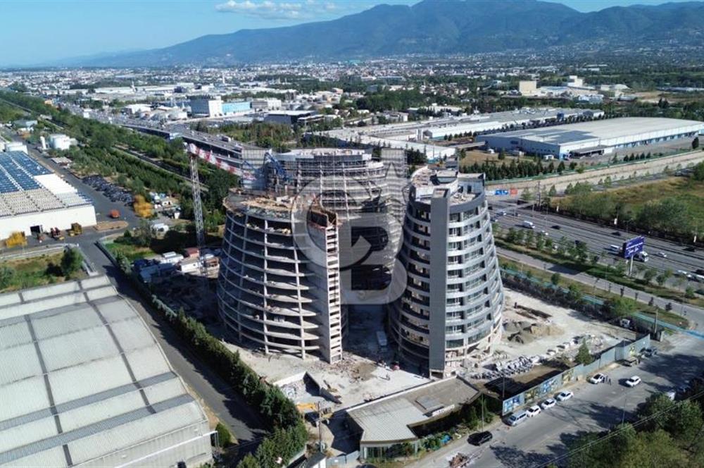 İZMİT D100 KARAYOLU ÜZERİ PLAZA'DA SATILIK 100M2 ÖN CEPHE OFİS