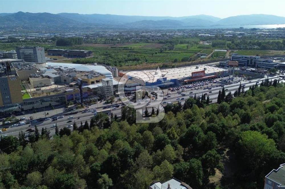 İZMİT D100 KARAYOLU ÜZERİ PLAZA'DA SATILIK 100M2 ÖN CEPHE OFİS