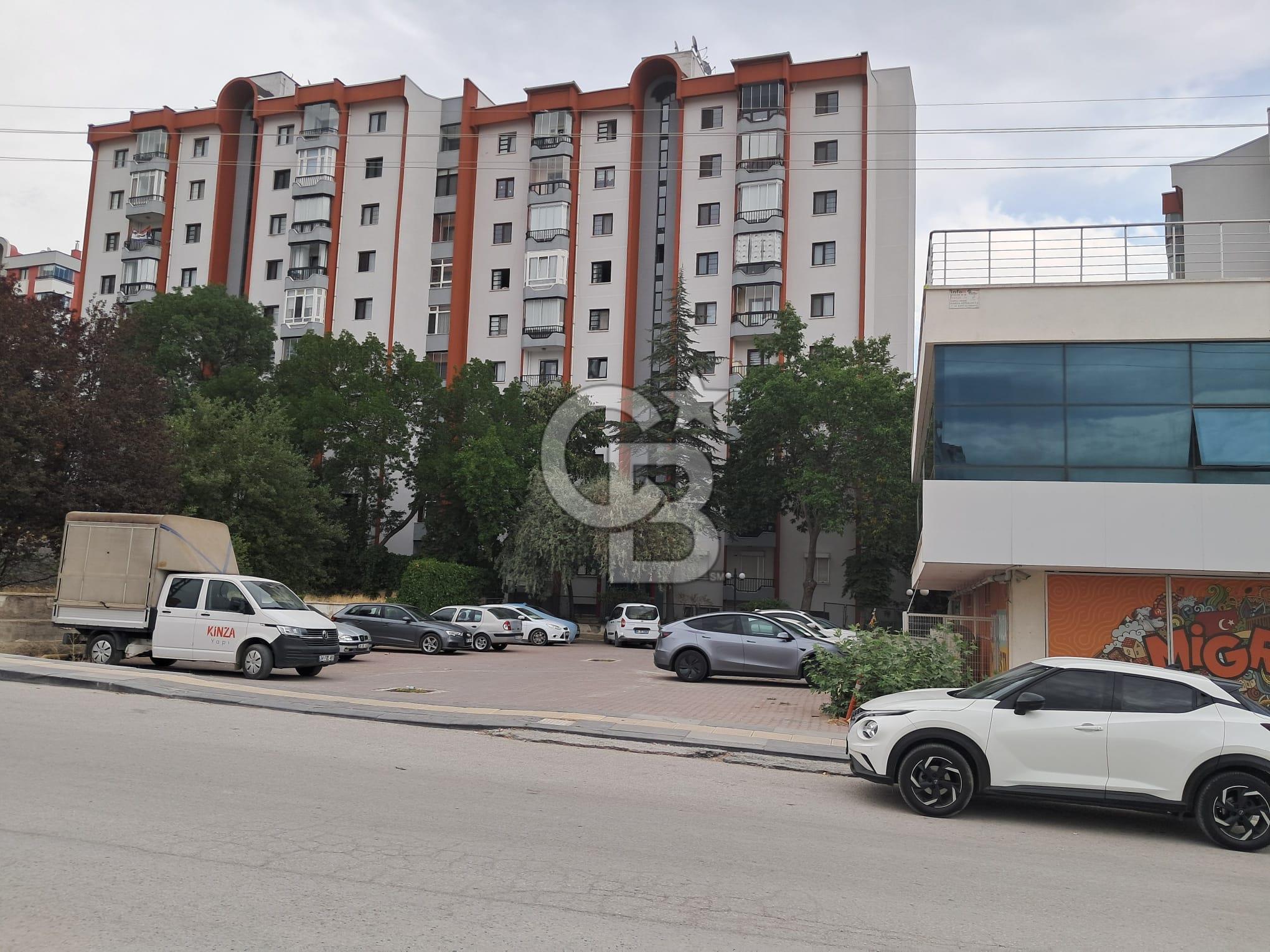 ORAN'DA SİTE İÇERİSİNDE FULL EŞYALI SÜPER LÜKS DAİRE