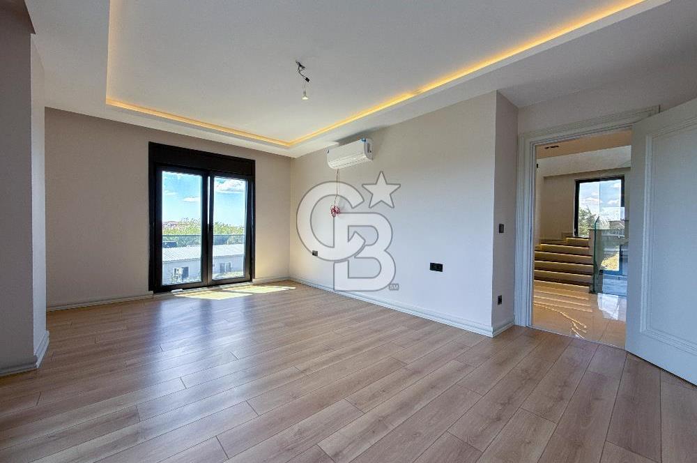 Silivri Selimpaşa 5+1 Müstakil Özel Havuzlu Satılık Sıfır Villa