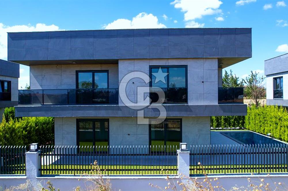Silivri Selimpaşa 5+1 Müstakil Özel Havuzlu Satılık Sıfır Villa