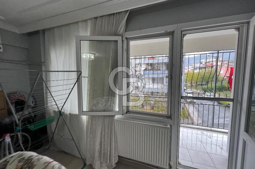 Bornova Atatürk Mh. 3+1 Arakat 156m2 Satılık Daire
