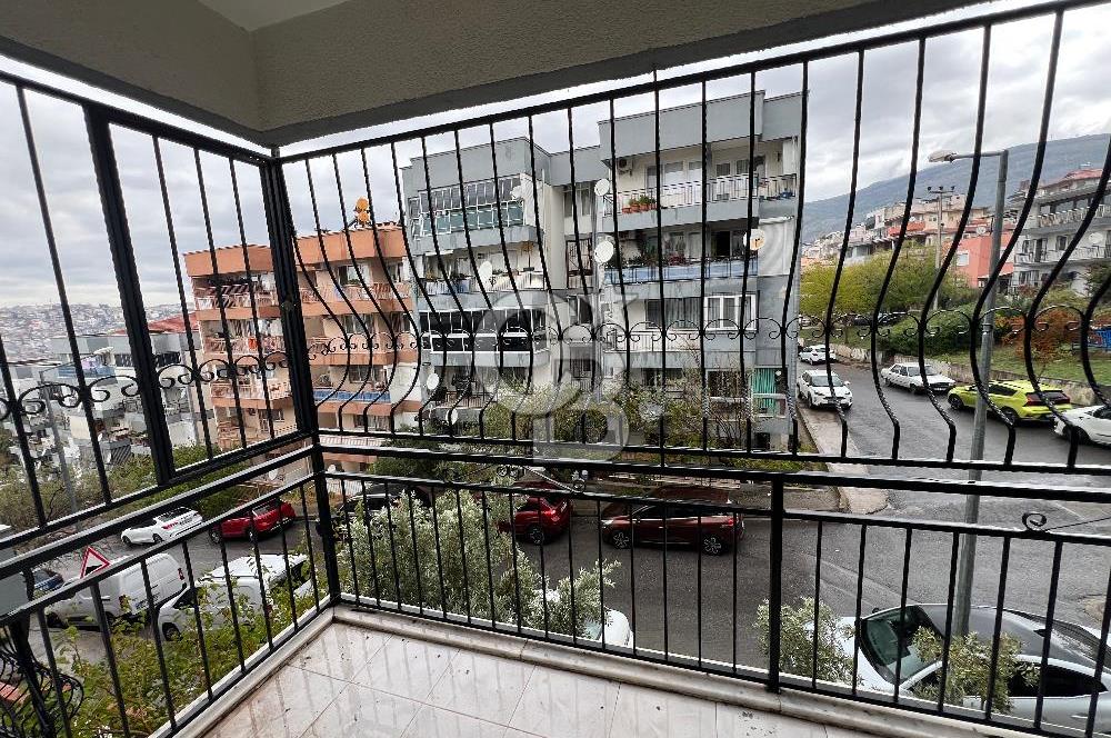 Bornova Atatürk Mh. 3+1 Arakat 156m2 Satılık Daire