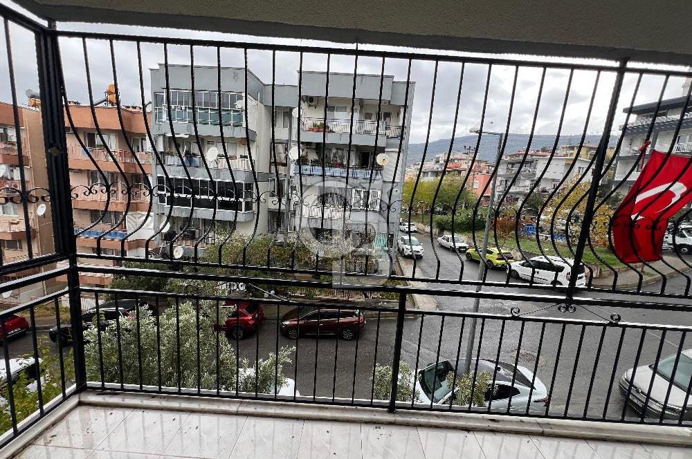 Bornova Atatürk Mh. 3+1 Arakat 156m2 Satılık Daire