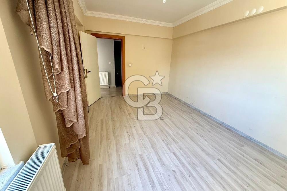 ELMADAĞ MERKEZDE CADDE ÜSTÜ CAM BALKONLU SATILIK 3+1 DAİRE