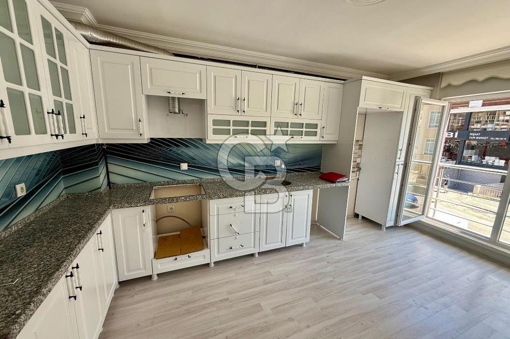 ELMADAĞ MERKEZDE CADDE ÜSTÜ CAM BALKONLU SATILIK 3+1 DAİRE