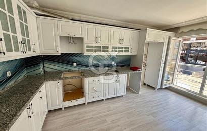 ELMADAĞ MERKEZDE CADDE ÜSTÜ CAM BALKONLU SATILIK 3+1 DAİRE