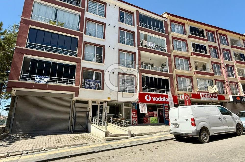 ELMADAĞ MERKEZDE CADDE ÜSTÜ CAM BALKONLU SATILIK 3+1 DAİRE