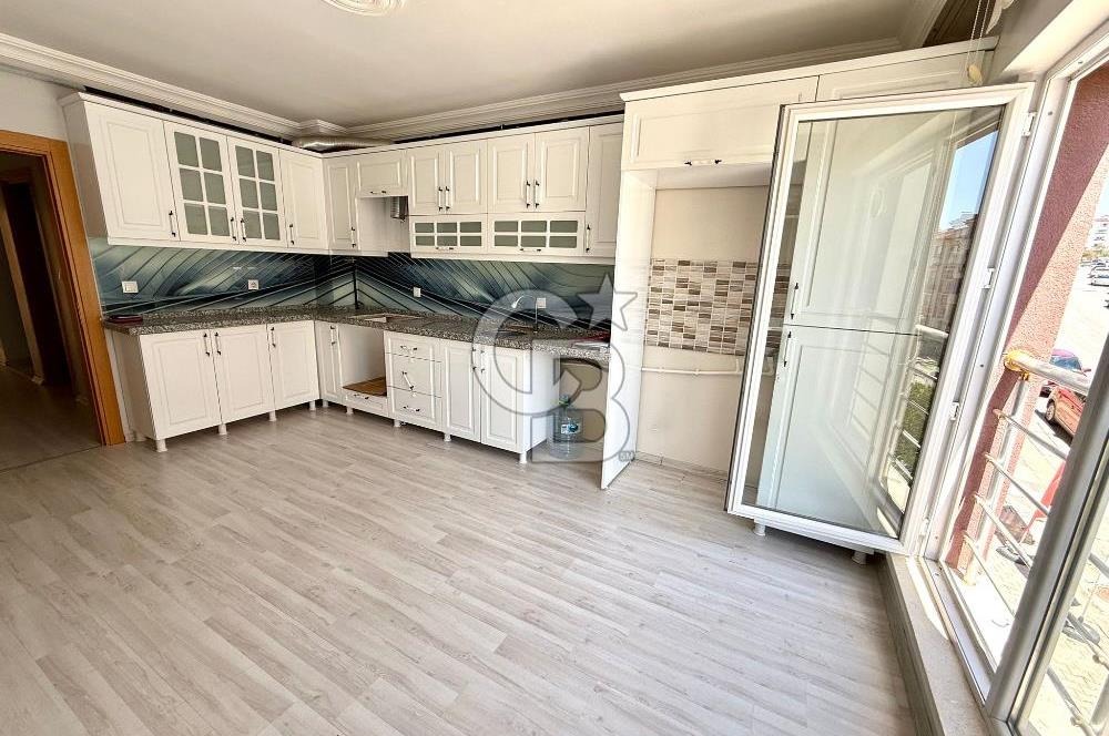 ELMADAĞ MERKEZDE CADDE ÜSTÜ CAM BALKONLU SATILIK 3+1 DAİRE