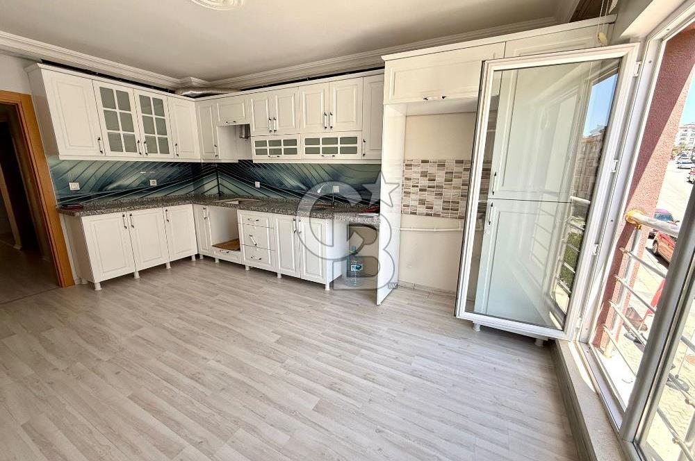 ELMADAĞ MERKEZDE CADDE ÜSTÜ CAM BALKONLU SATILIK 3+1 DAİRE