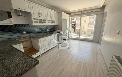 ELMADAĞ MERKEZDE CADDE ÜSTÜ CAM BALKONLU SATILIK 3+1 DAİRE