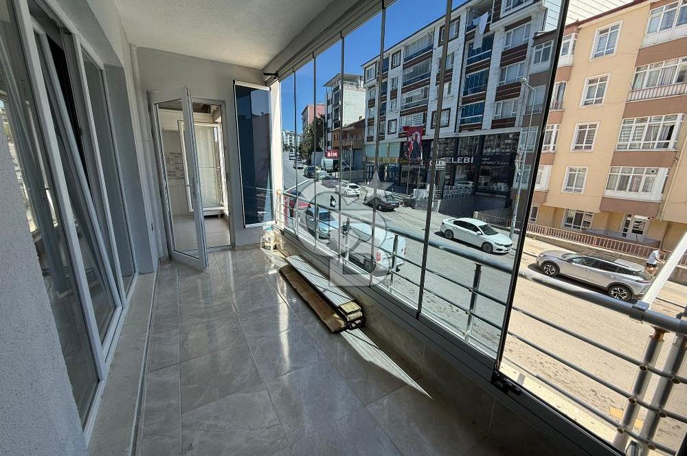 ELMADAĞ MERKEZDE CADDE ÜSTÜ CAM BALKONLU SATILIK 3+1 DAİRE