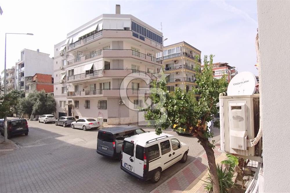 İzmir Karşıyaka Yalı Merkezi Konumlu Kiralık 3+1 113 m² Daire