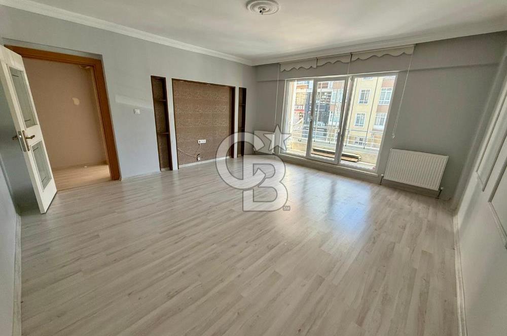 ELMADAĞ MERKEZDE CADDE ÜSTÜ CAM BALKONLU SATILIK 3+1 DAİRE