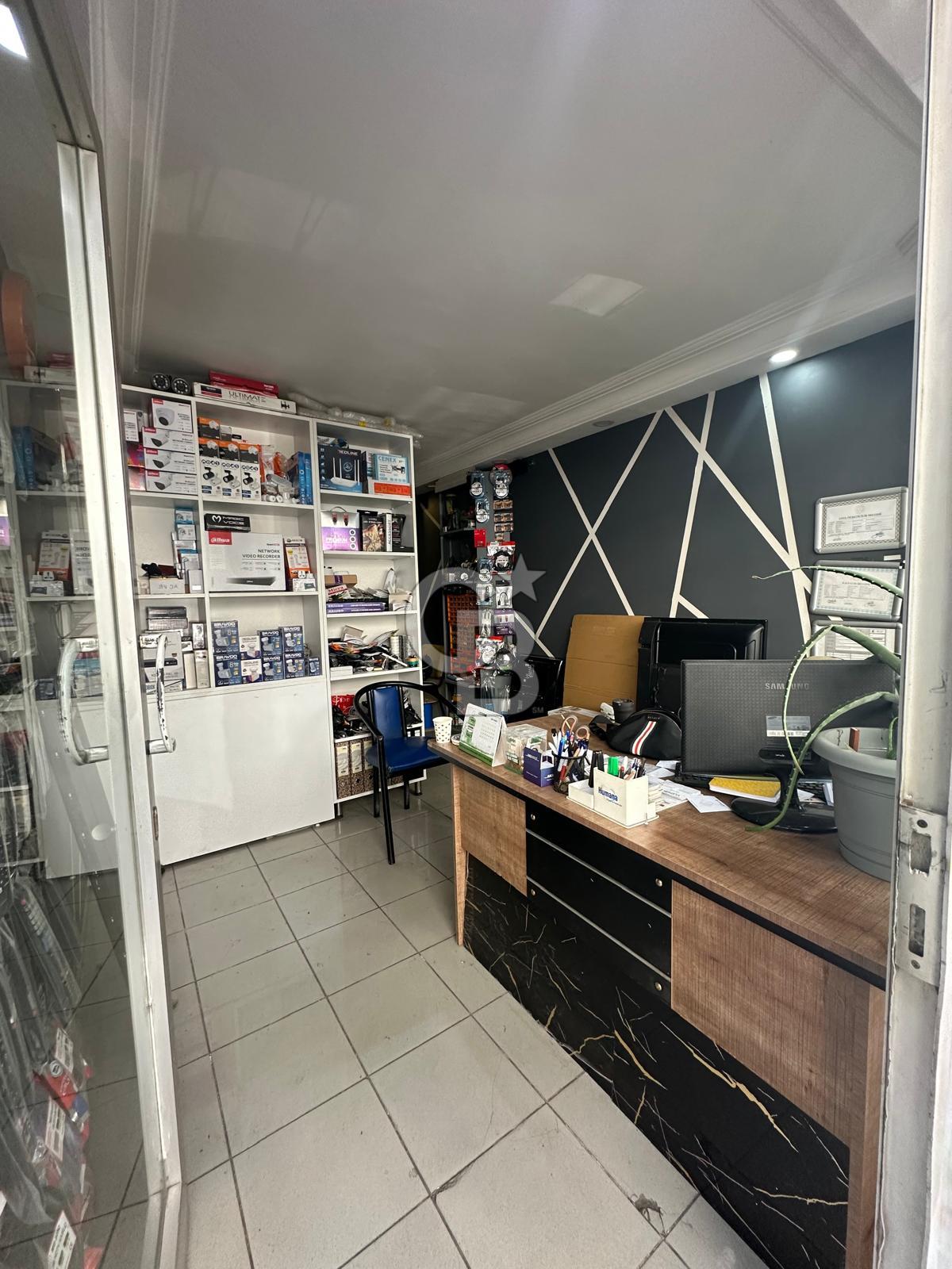 Halıcılar Caddesinde Asma Katlı Depolu Dükkan