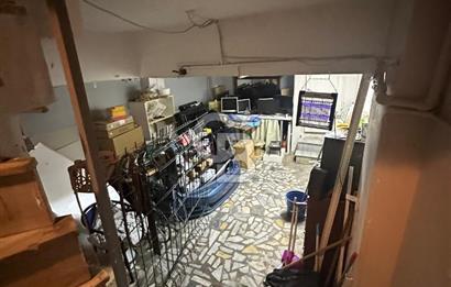 Halıcılar Caddesinde Asma Katlı Depolu Dükkan