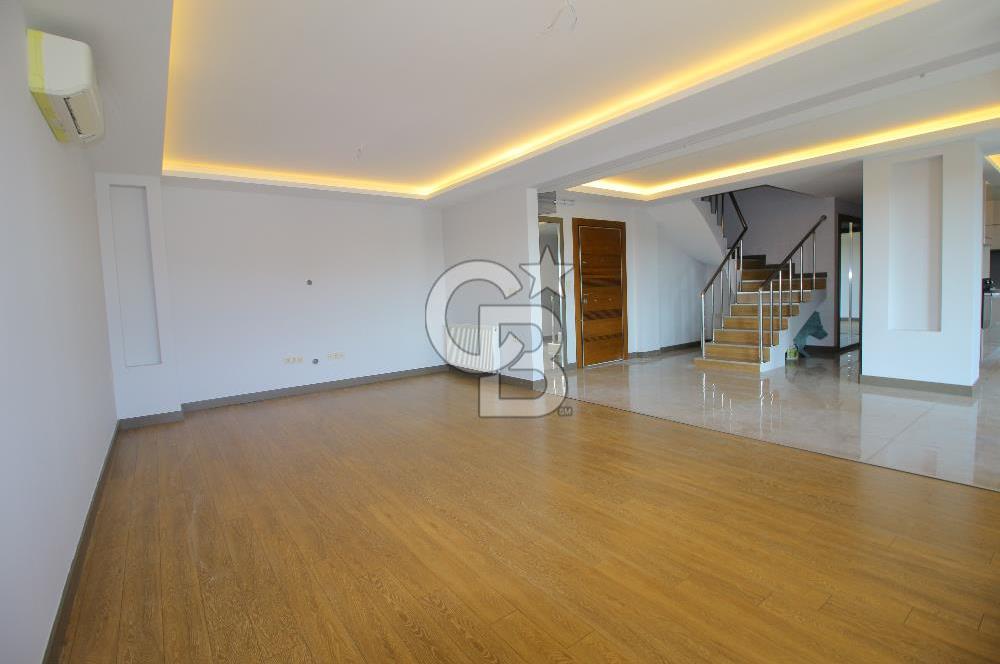 Görecenin En Nezih Sitesinde Yemyeşil Doğa Manzaralı 4+1 Kiralık