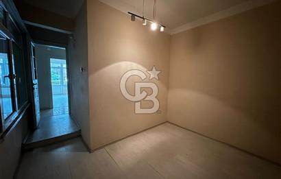 Bağlarbaşı Metro Çıkışında Kiralık Ofis Daire