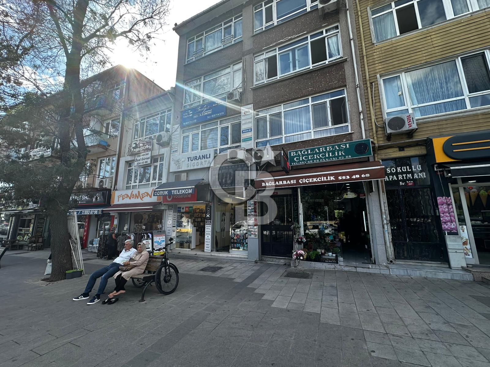 Bağlarbaşı Metro Çıkışında Kiralık Ofis Daire