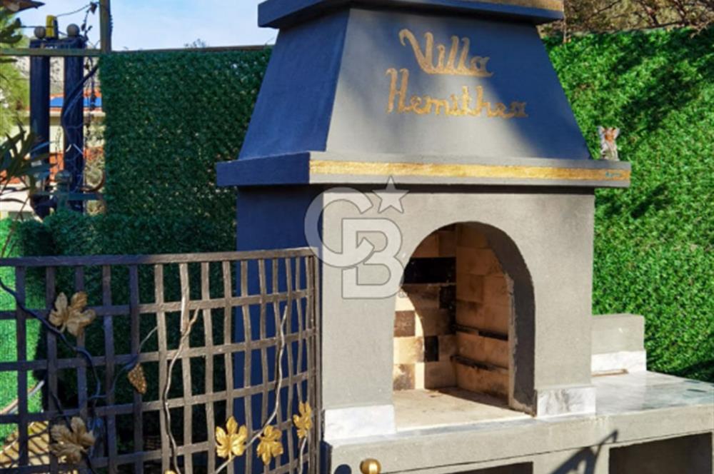 Hisarönü'nde Manzaralı,Ruhsatlı, Müstakil Geniş Aile Villası