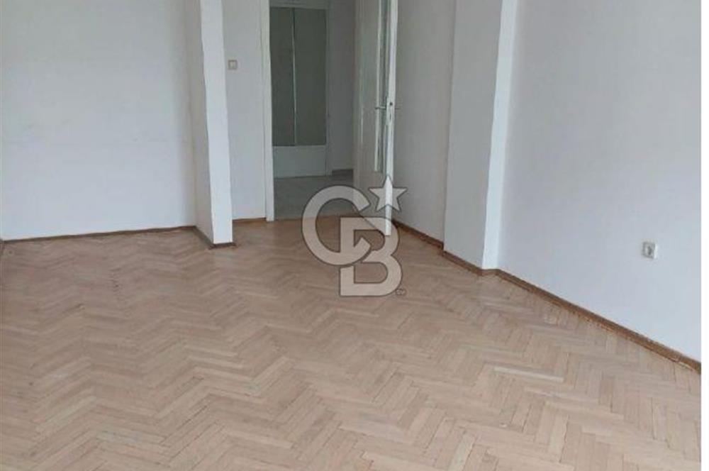 CİNNAH NO: 82 ATAKULE KARŞISI 1.KAT 4+1 SATILIK DAİRE