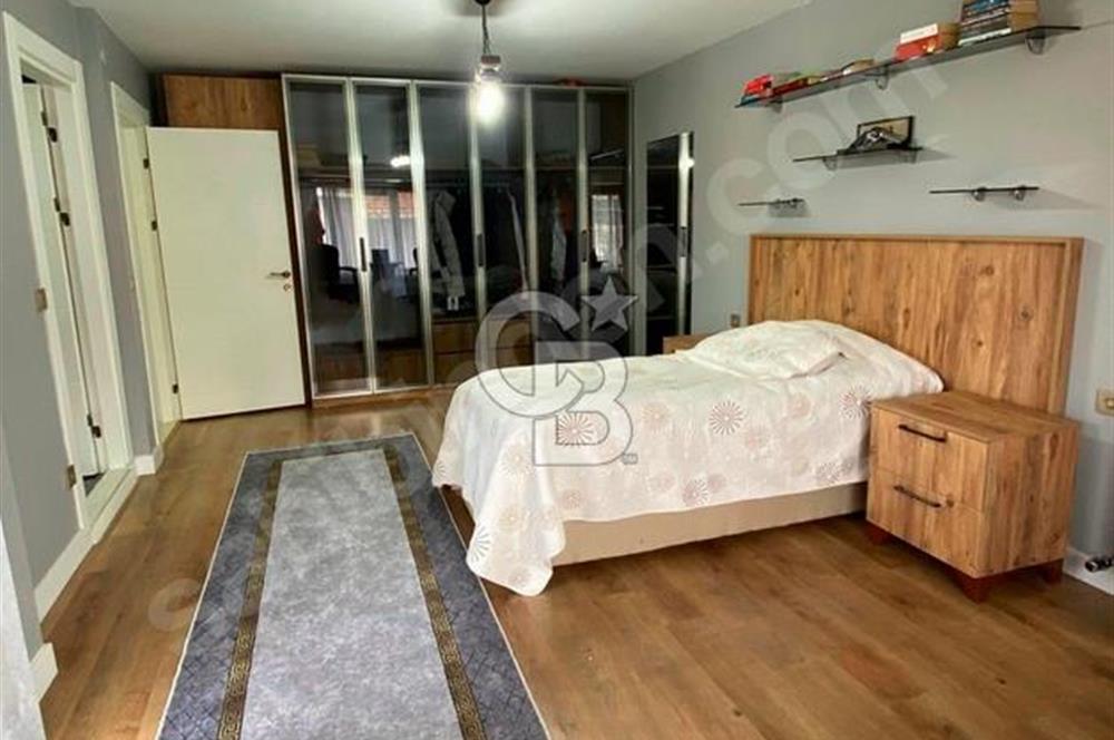 Silivri'de Bakımlı Deniz Manzaralı 650 m2 İskanlı Lux Villa