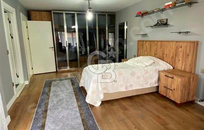 Silivri'de Bakımlı Deniz Manzaralı 650 m2 İskanlı Lux Villa
