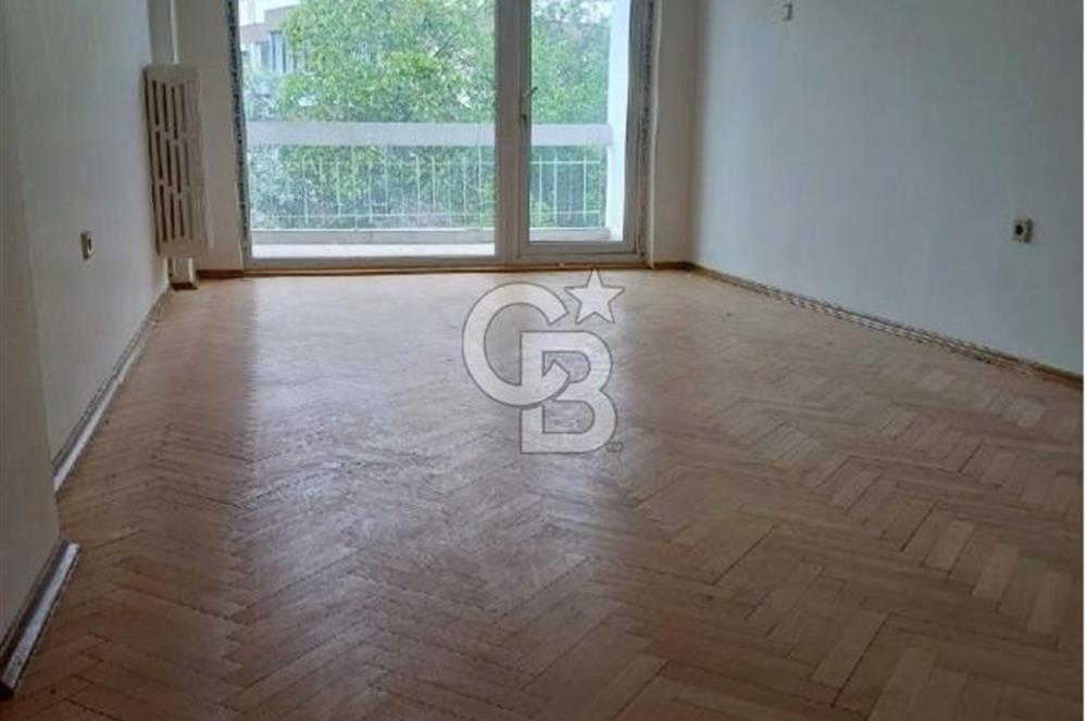 CİNNAH NO: 82 ATAKULE KARŞISI 1.KAT 4+1 SATILIK DAİRE