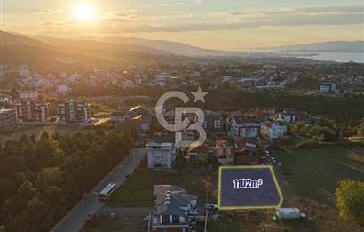 BAŞİSKELE FATİH MAHALLESİ 1102 MT2 RUHSATI ALINMIŞ SATILIK ARSA