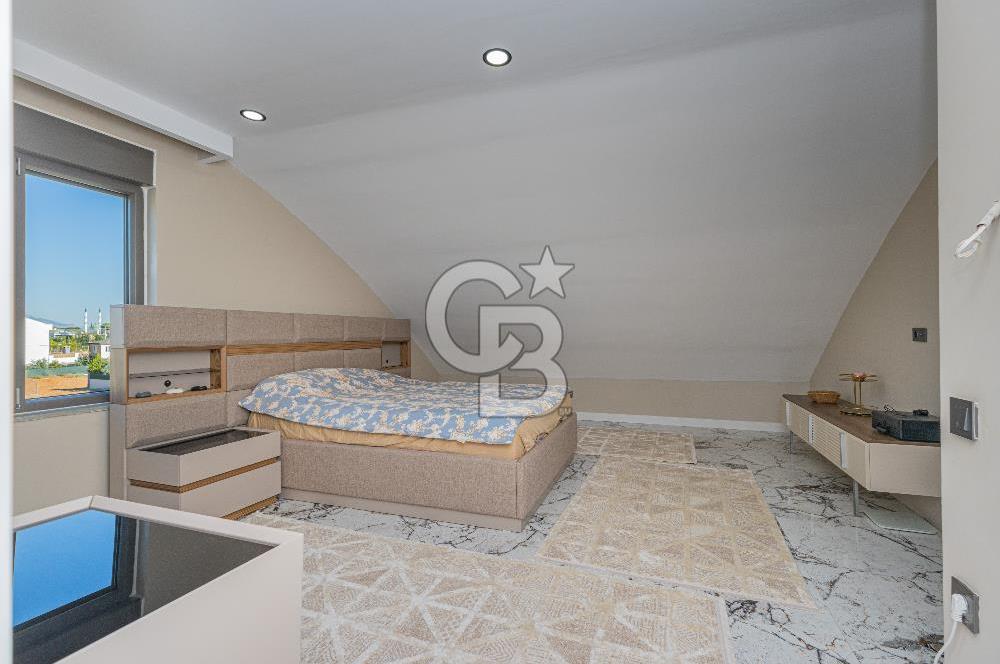 ODABAŞINDA MÜSTAKİL HAVUZLU 5+1 TRİBLEKS VİLLA