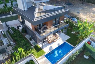 Urla Çeşmealtı Lüx 5+1 Villa