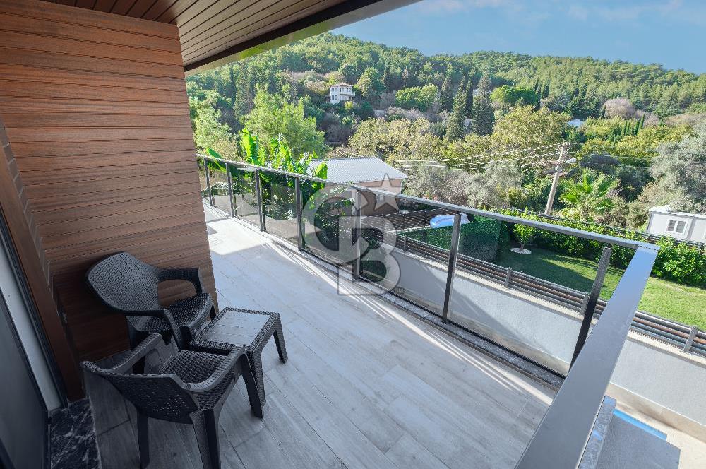 Urla Çeşmealtı Lüx 5+1 Villa